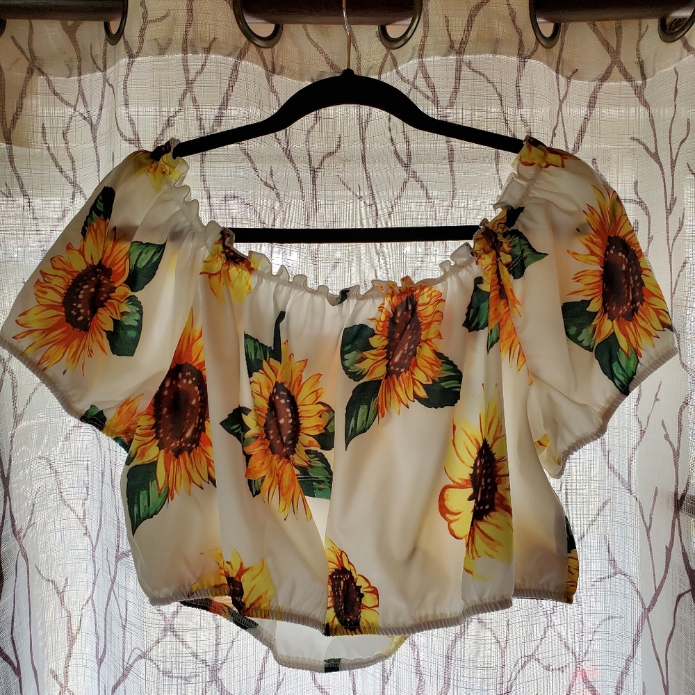Cute SHEIN Curve Sunflower Elastic Crop Top 4XL